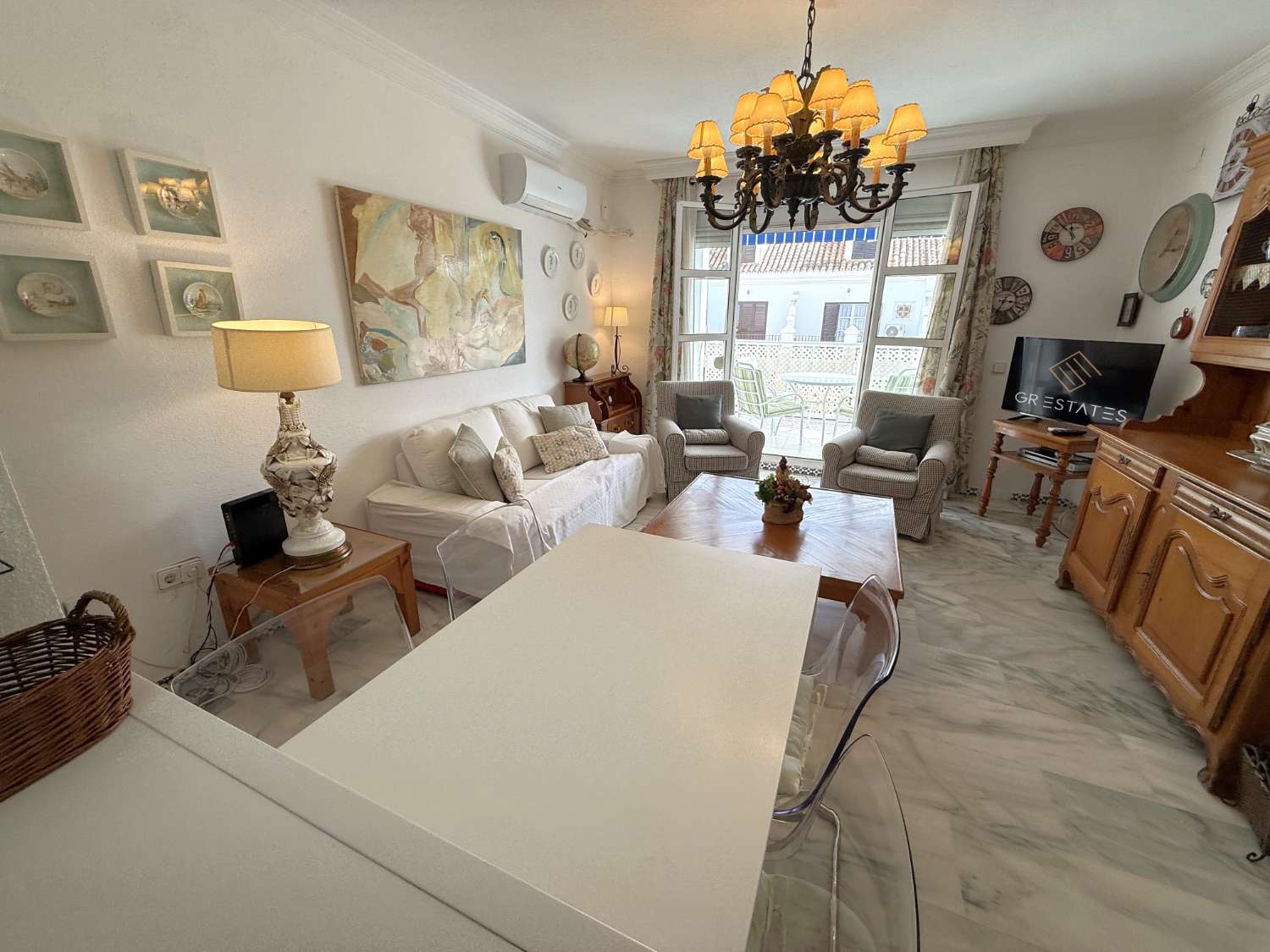 Flat with a swimming pool and terrace in Fuengirola, just a few metres from the sea