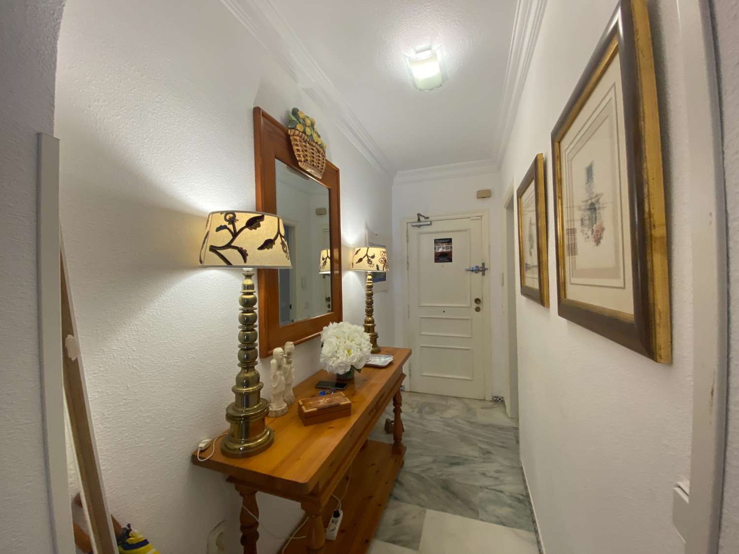 Flat with a swimming pool and terrace in Fuengirola, just a few metres from the sea