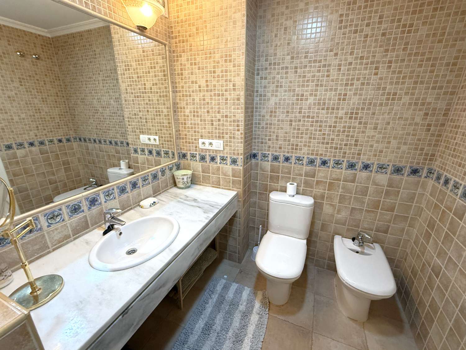 Flat with a swimming pool and terrace in Fuengirola, just a few metres from the sea