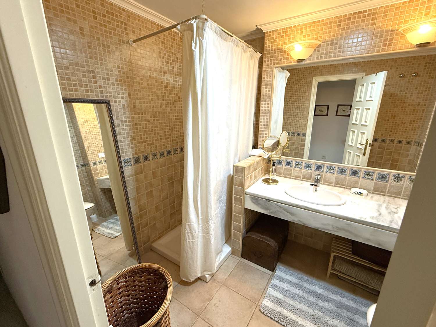 Flat with a swimming pool and terrace in Fuengirola, just a few metres from the sea