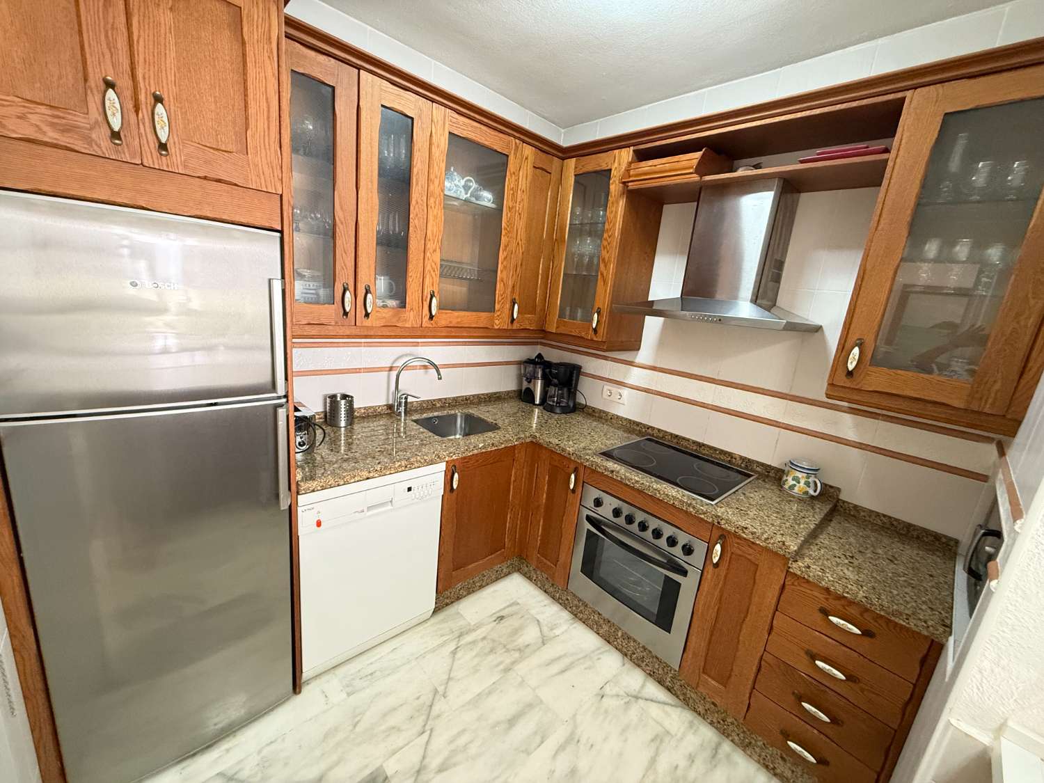 Flat with a swimming pool and terrace in Fuengirola, just a few metres from the sea