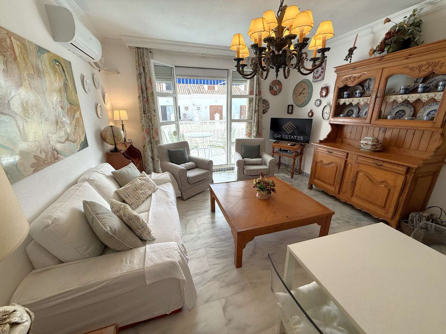 Flat with a swimming pool and terrace in Fuengirola, just a few metres from the sea