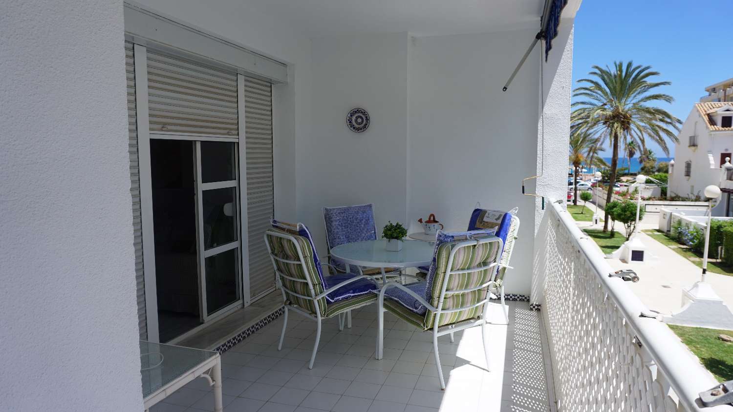 Oslagbar lägenhet på stranden, 3 sovrum, superutrustad, pool, wi-fi, Fuengirola