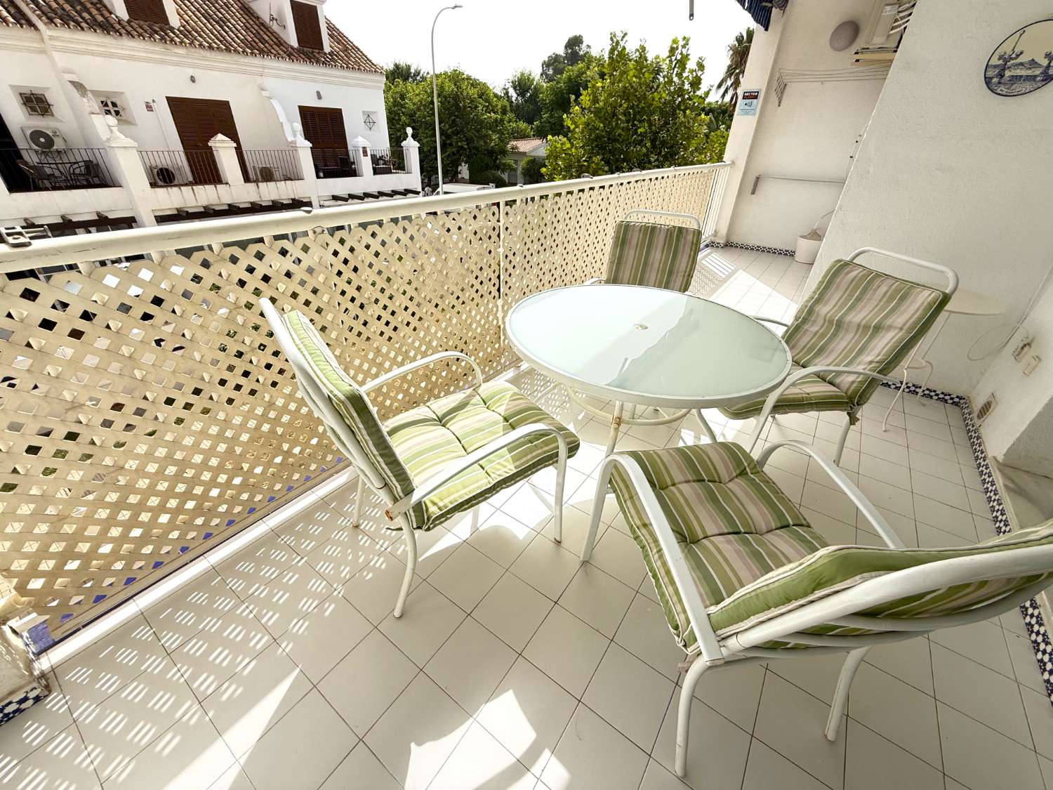 Flat with a swimming pool and terrace in Fuengirola, just a few metres from the sea