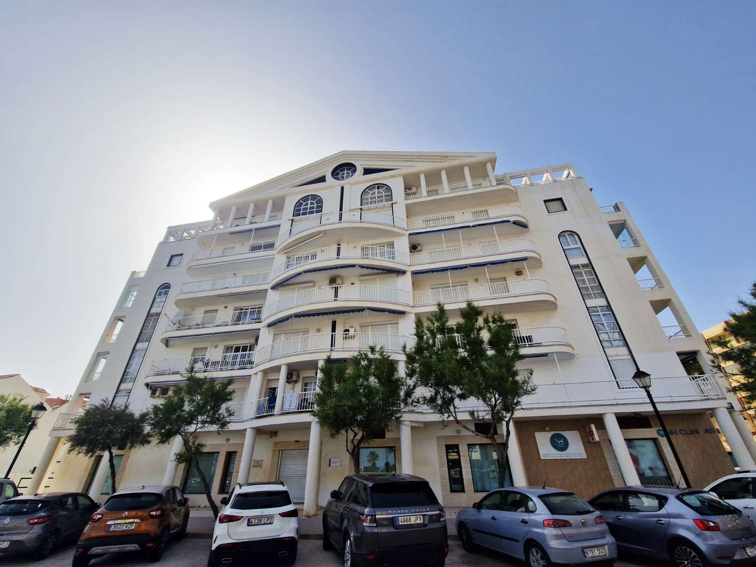 Flat with a swimming pool and terrace in Fuengirola, just a few metres from the sea