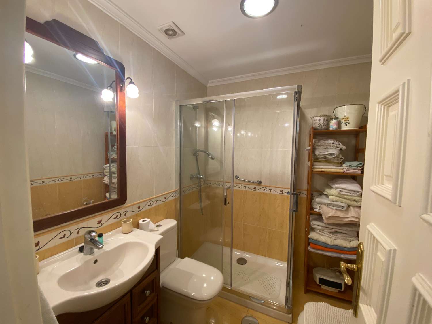 Flat with a swimming pool and terrace in Fuengirola, just a few metres from the sea