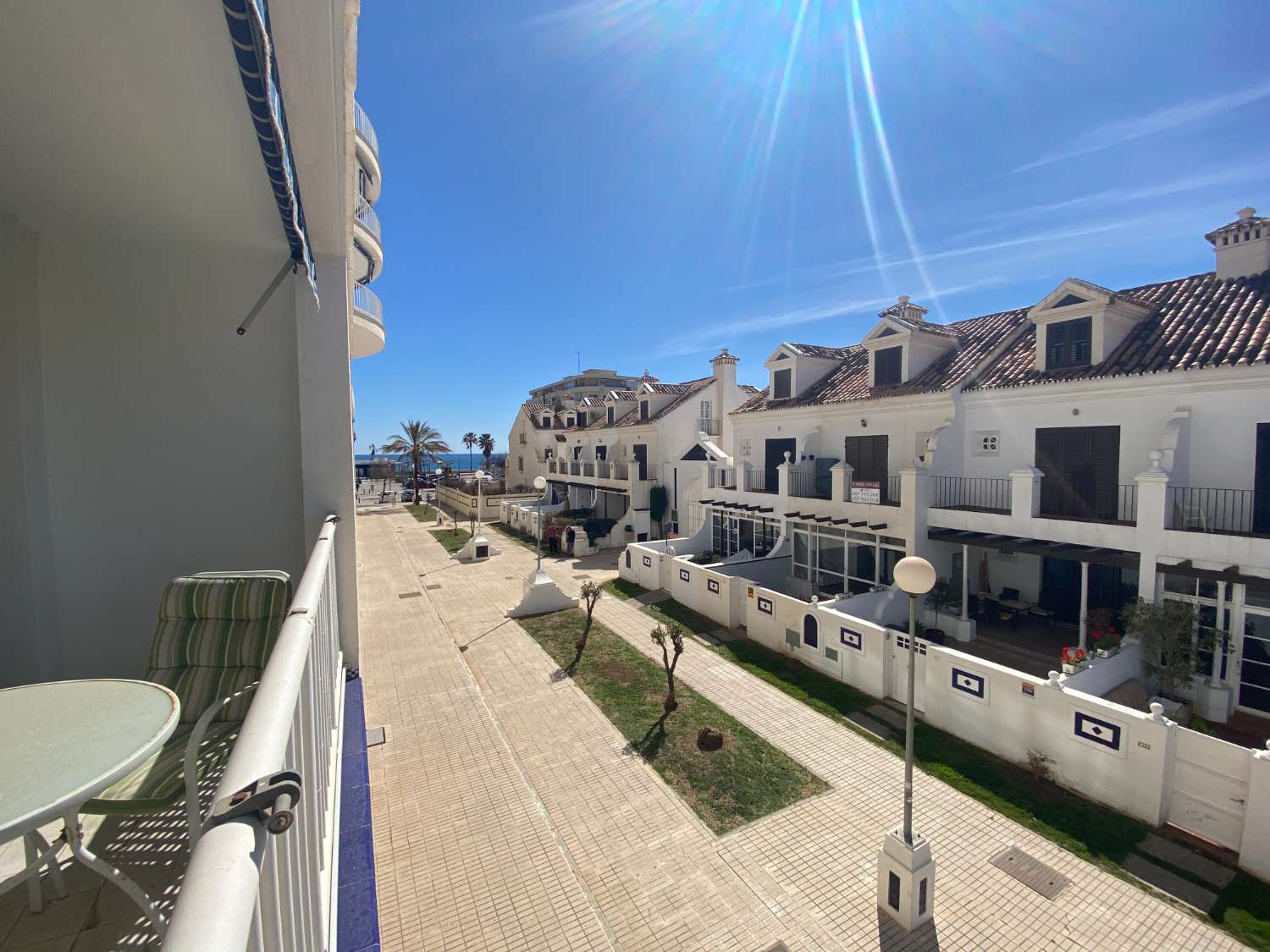 Flat with a swimming pool and terrace in Fuengirola, just a few metres from the sea