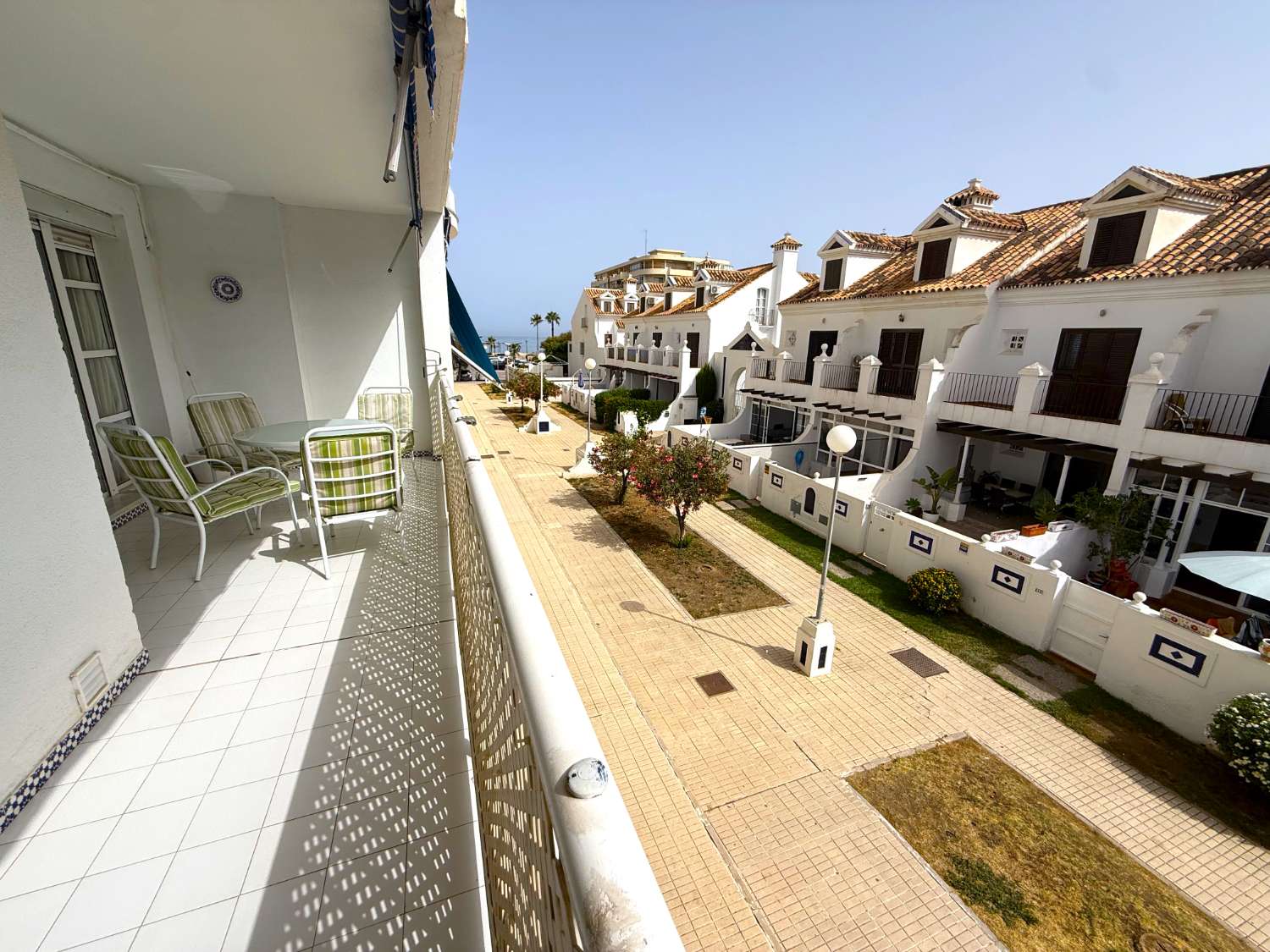 Flat with a swimming pool and terrace in Fuengirola, just a few metres from the sea