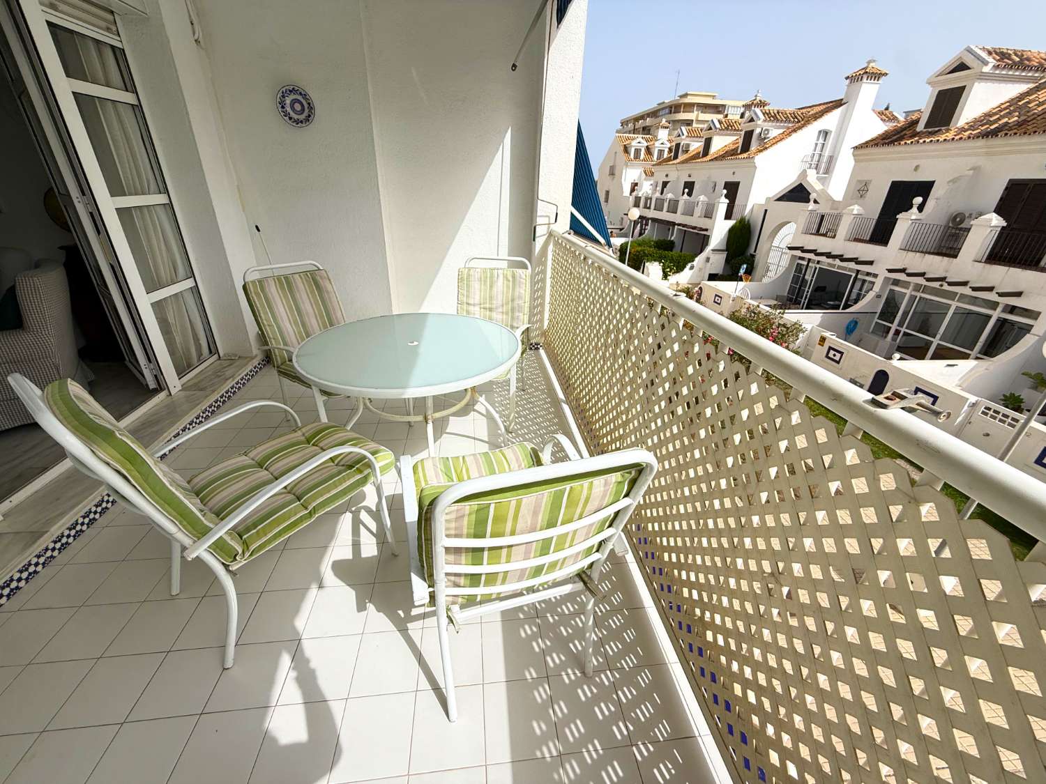 Flat with a swimming pool and terrace in Fuengirola, just a few metres from the sea