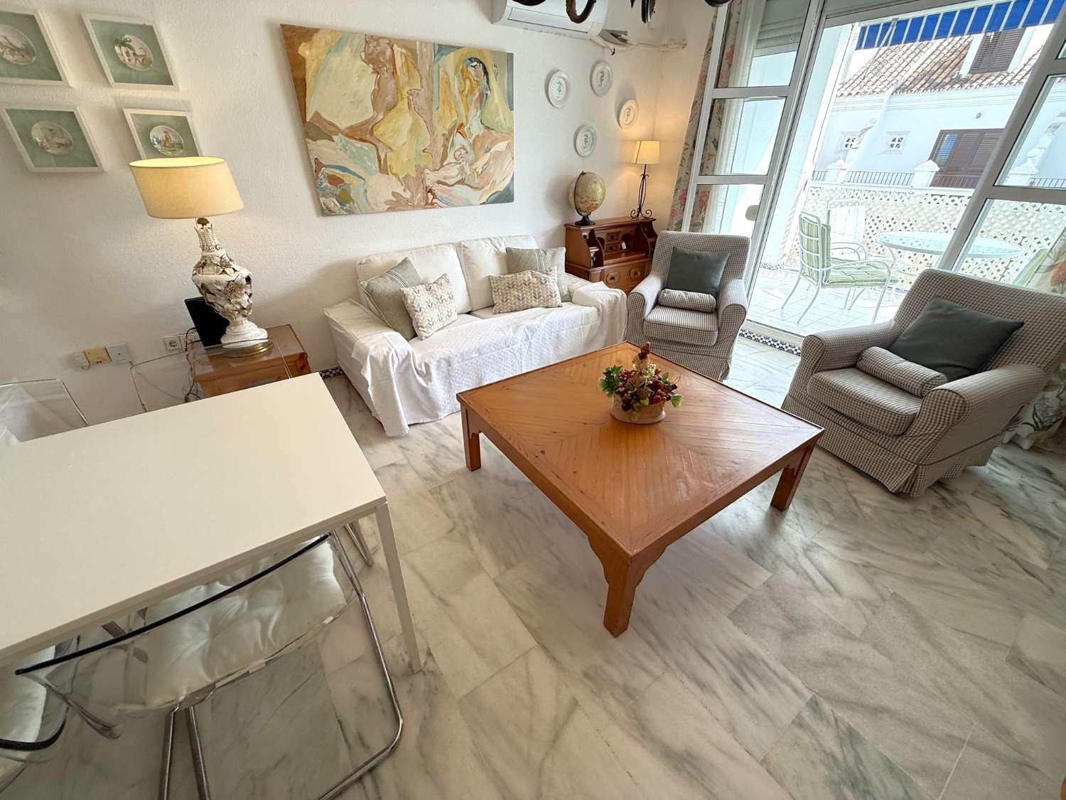 Flat with a swimming pool and terrace in Fuengirola, just a few metres from the sea