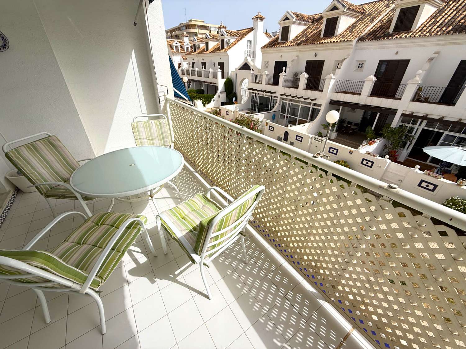 Flat with a swimming pool and terrace in Fuengirola, just a few metres from the sea