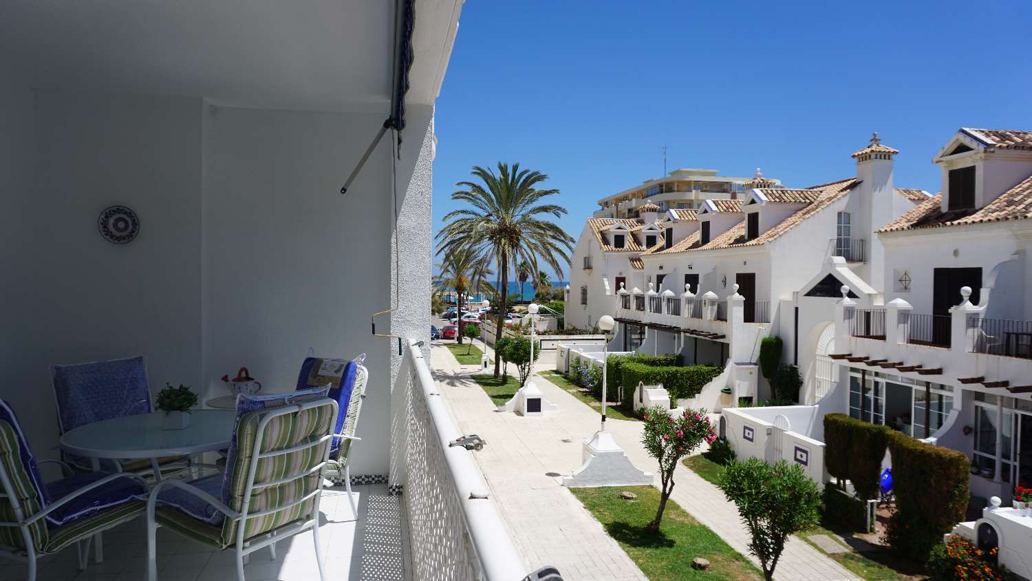 Flat with a swimming pool and terrace in Fuengirola, just a few metres from the sea