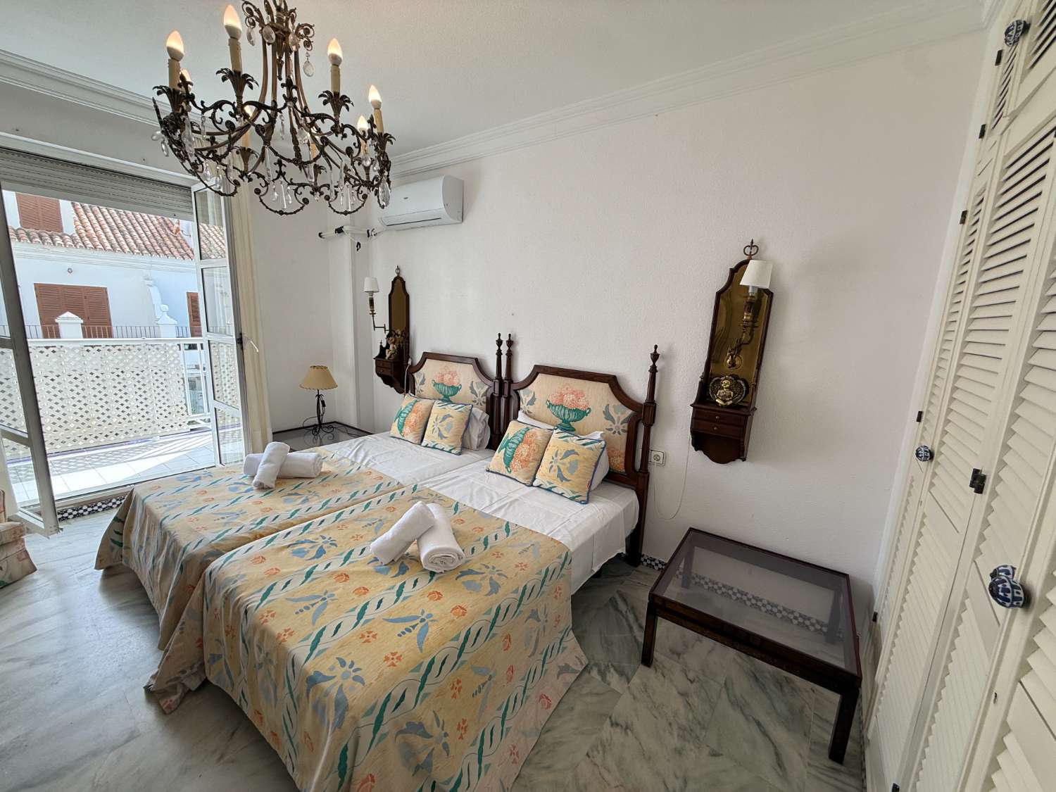 Flat with a swimming pool and terrace in Fuengirola, just a few metres from the sea