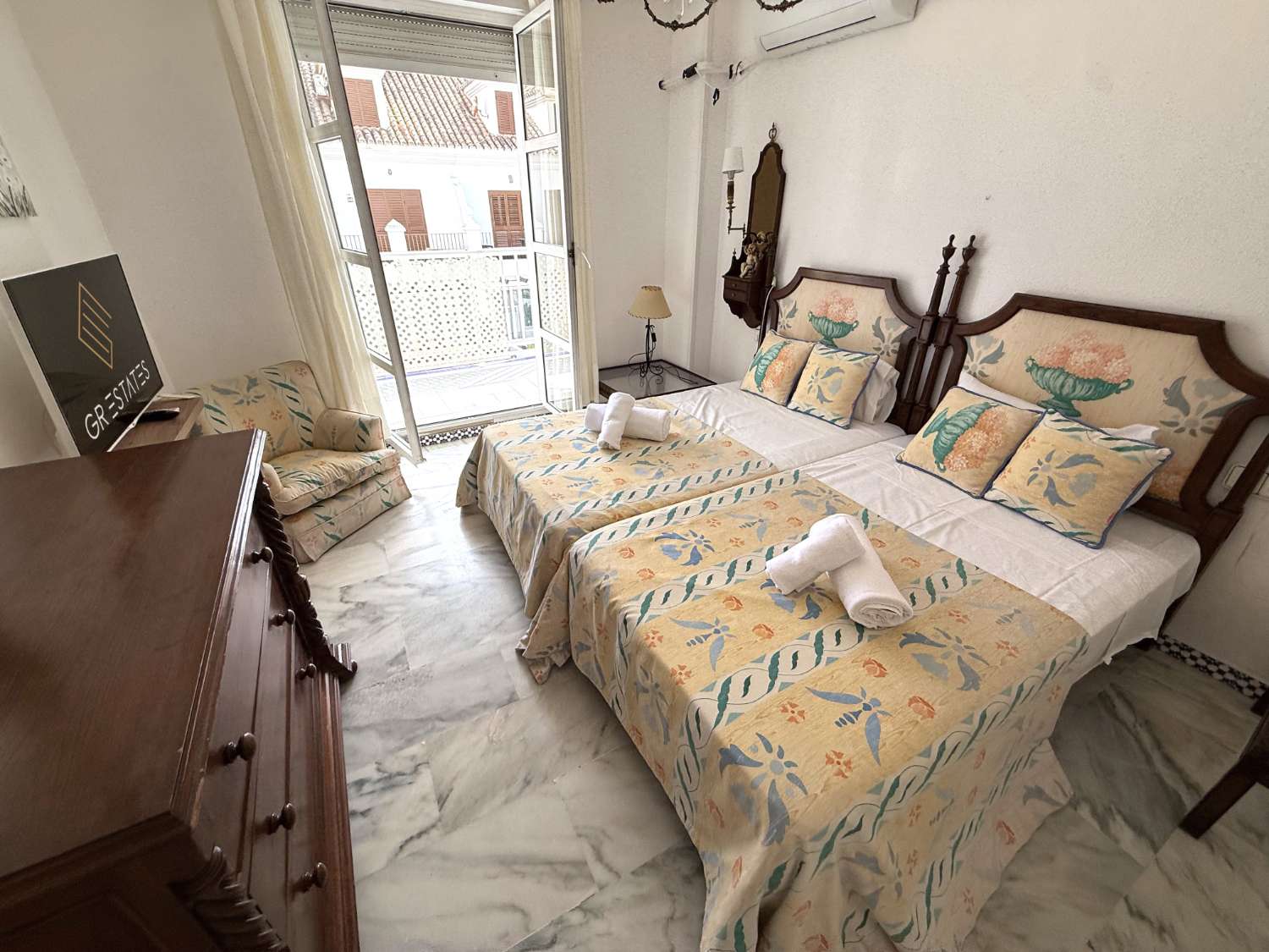 Flat with a swimming pool and terrace in Fuengirola, just a few metres from the sea
