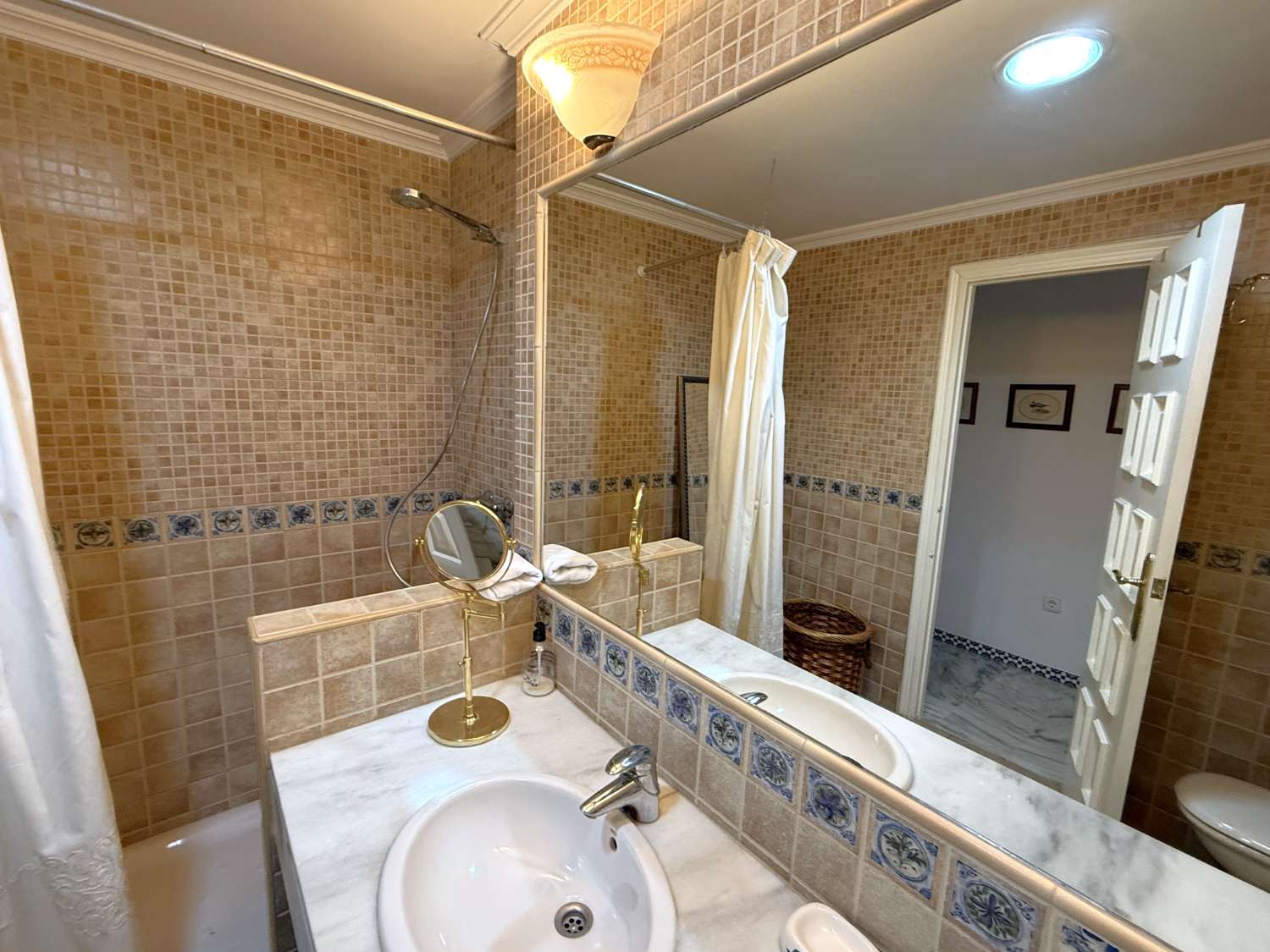 Flat with a swimming pool and terrace in Fuengirola, just a few metres from the sea