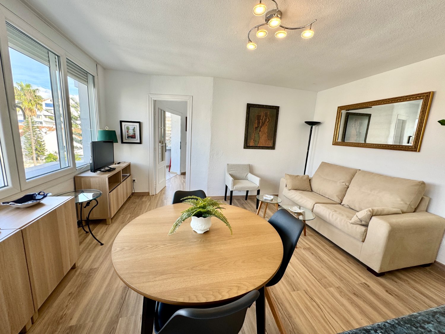 Oplev dit paradis ved havet i vores nyligt renoverede lejlighed på Playa del Castillo!