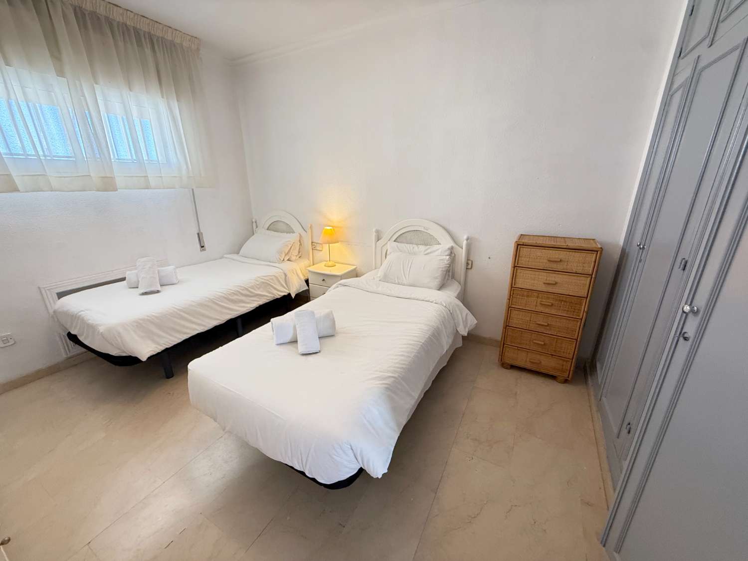 Beachfront, 2 makuuhuonetta, 2 kylpyhuonetta, Fuengirola