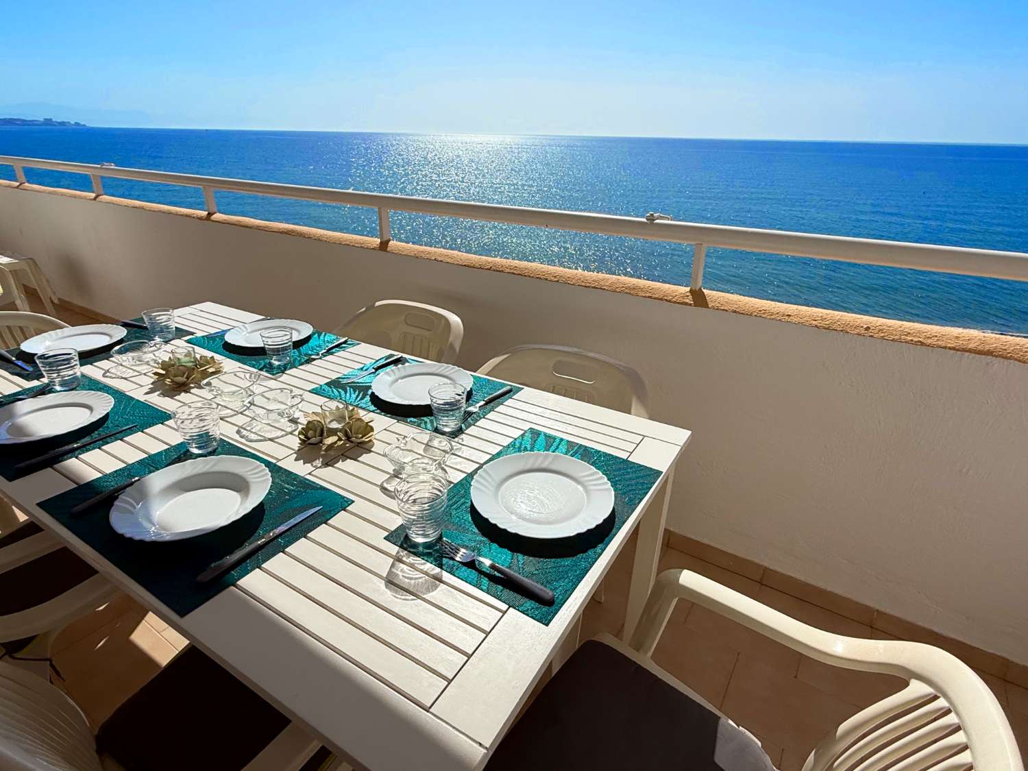 Beachfront, 2 makuuhuonetta, 2 kylpyhuonetta, Fuengirola