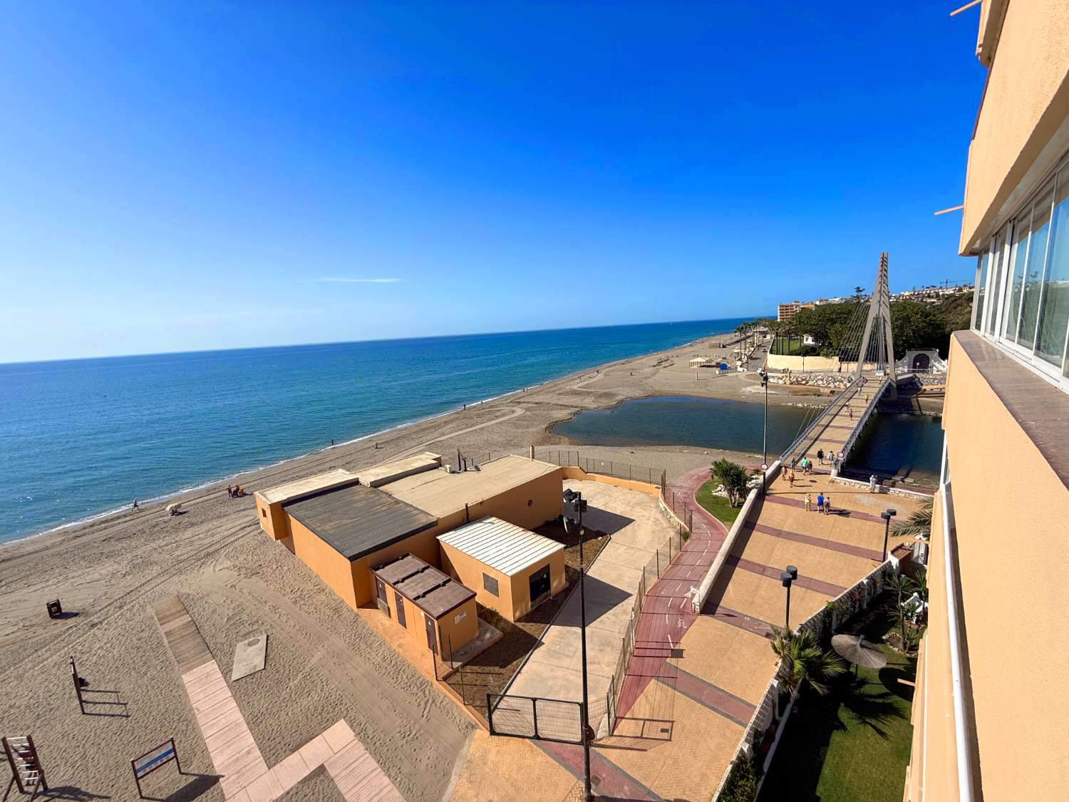 Beachfront, 2 makuuhuonetta, 2 kylpyhuonetta, Fuengirola