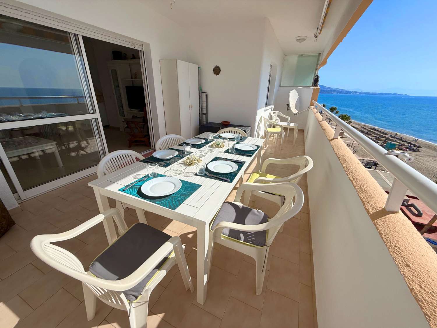 Beachfront, 2 makuuhuonetta, 2 kylpyhuonetta, Fuengirola