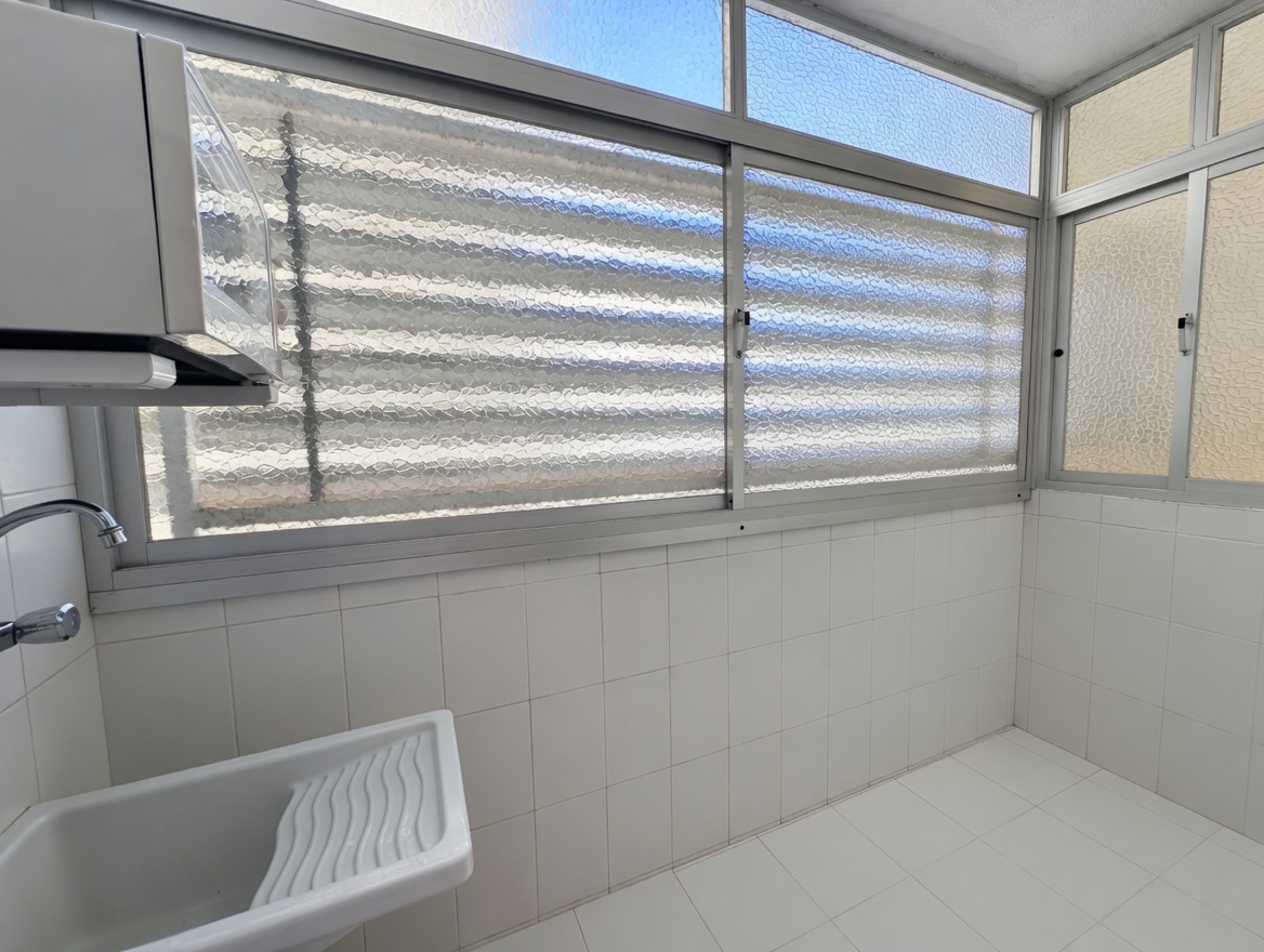 Piso luminoso con terraza, piscina y parking en Zona Sohail - Fuengirola