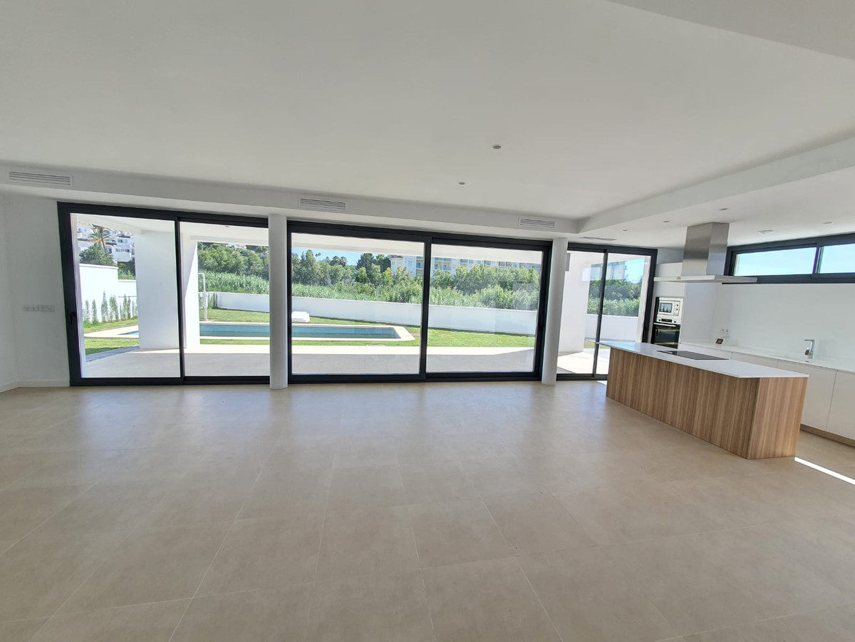 Villa en venta en Manilva