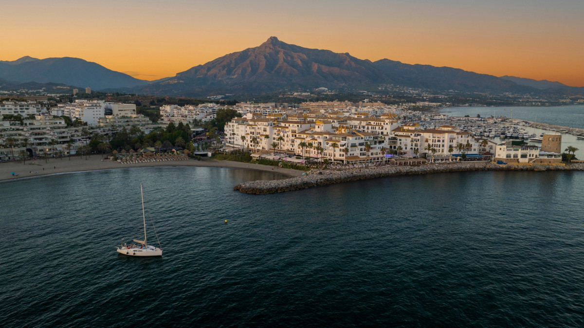 Villa en venta en Estepona