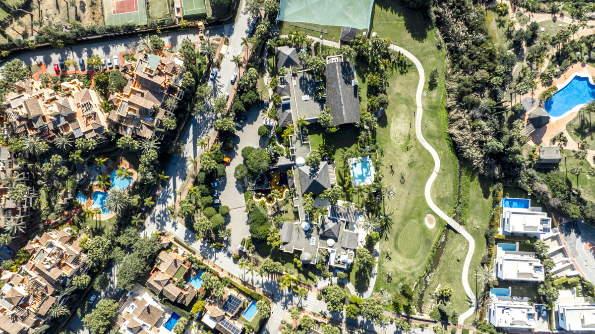 Villa en venta en Estepona