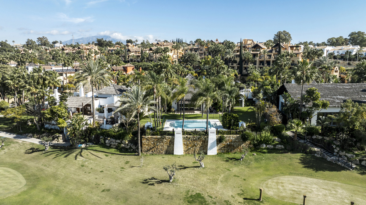 Villa en venta en Estepona