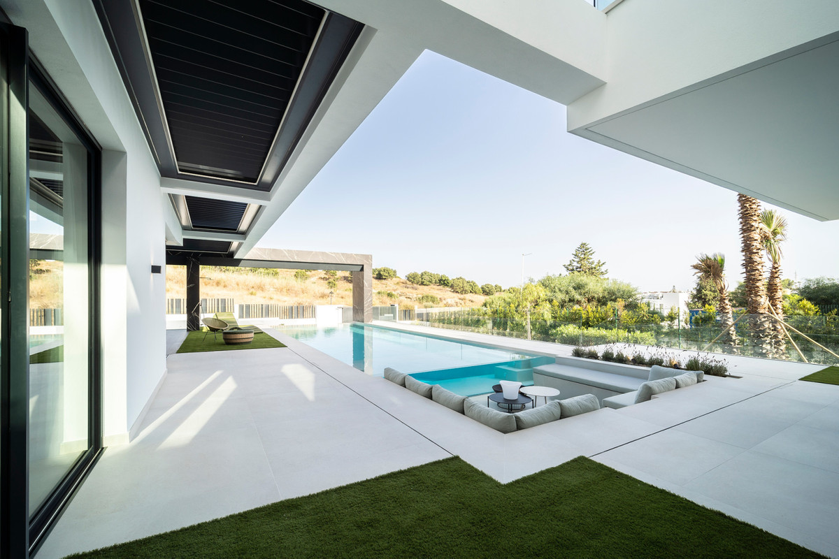 Villa en venta en El Paraíso (Benahavís)