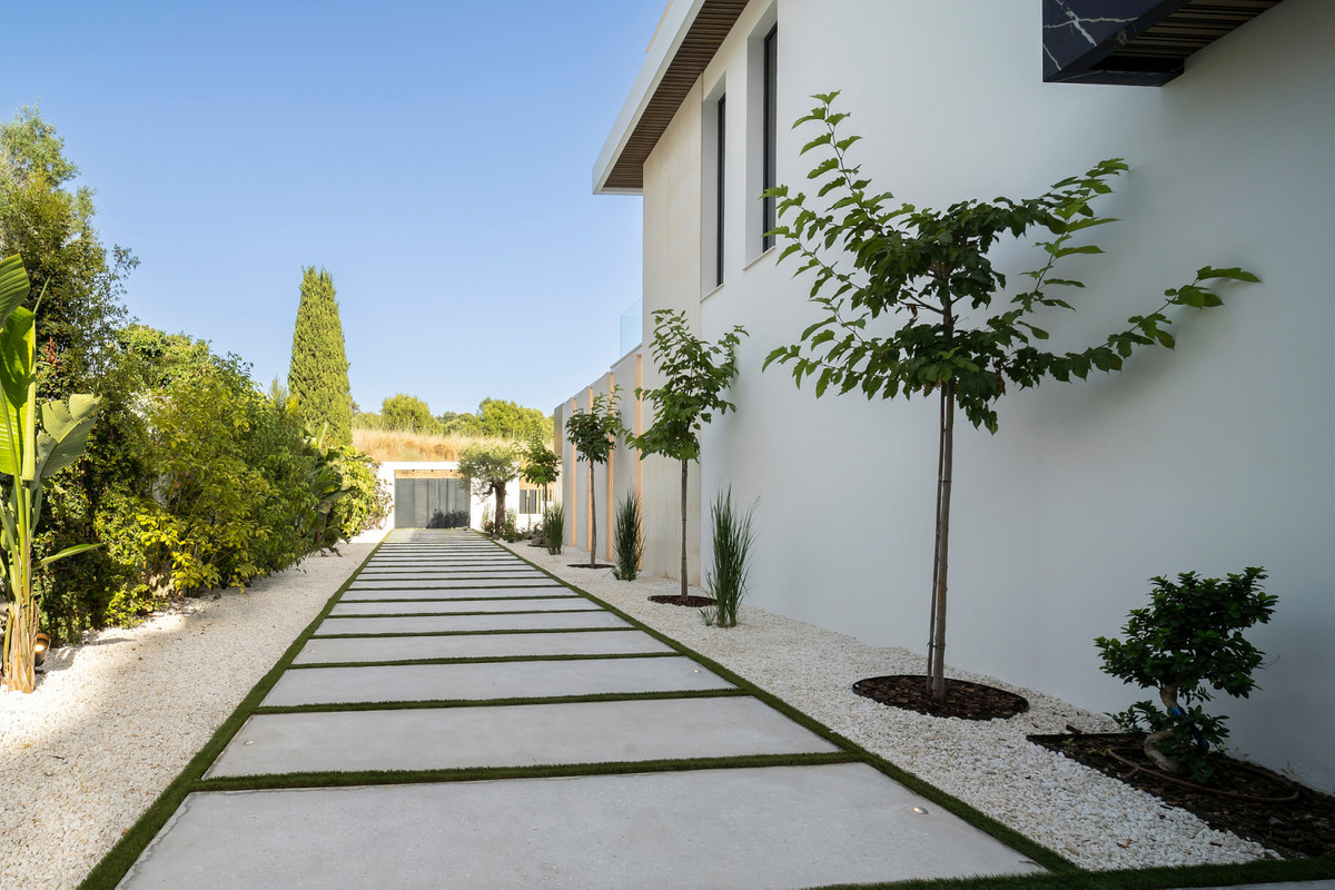 Villa en venta en El Paraíso (Benahavís)