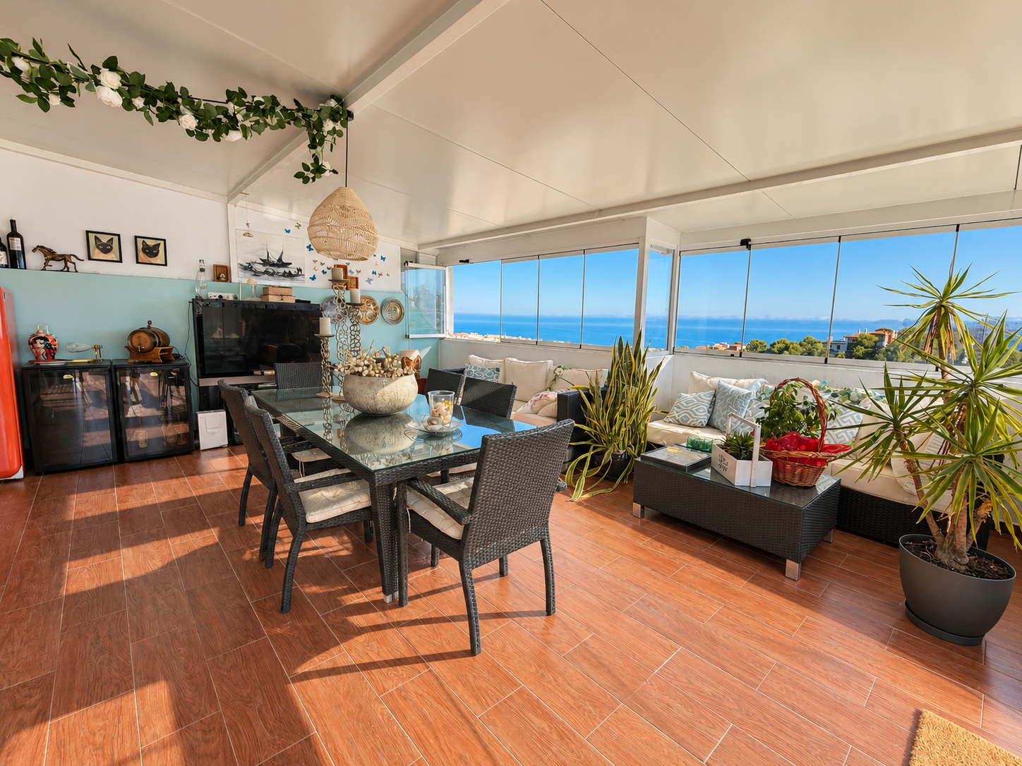 Ático con vistas al mar y a la montaña, y una terraza de más de 200 m² en Benalmádena