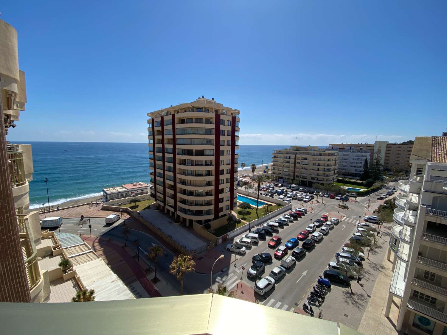 Views of the sea, beach, smell of the sea, in front of the Paseo Marítimo de Fuengirola