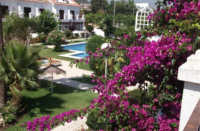 The climate, the sea and the location of this 3-bedroom house is ideal on Fuengirola Beach