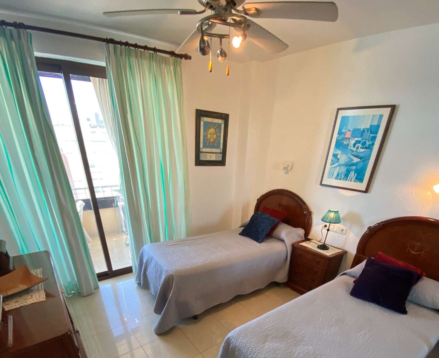 Fuengirola, 1 спальня, панорамный вид, бесплатный Wi-Fi, бассейн, первая линия пляжа.