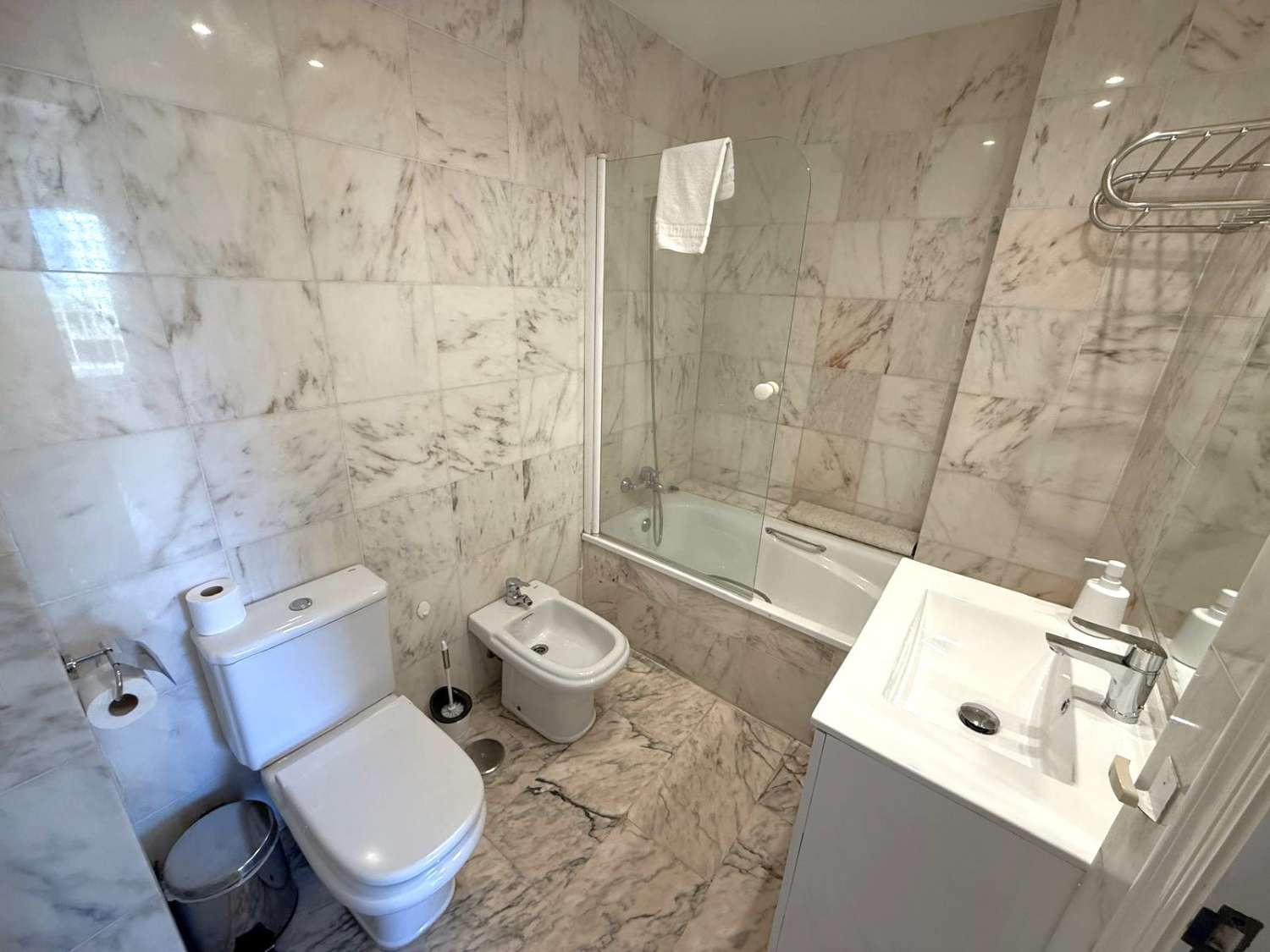 Next to the beach, 2 bedrooms, 2 bathrooms, Fuengirola