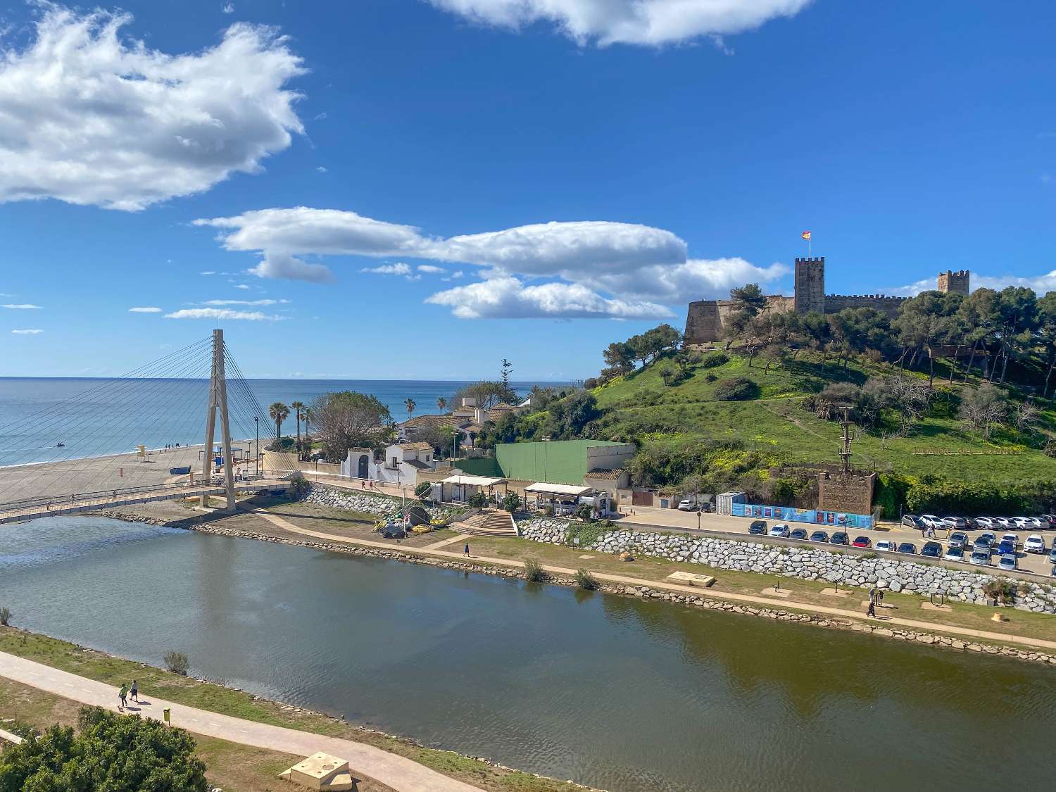 Duplex im Penthouse Astigi mit Blick auf das Meer und die Burg