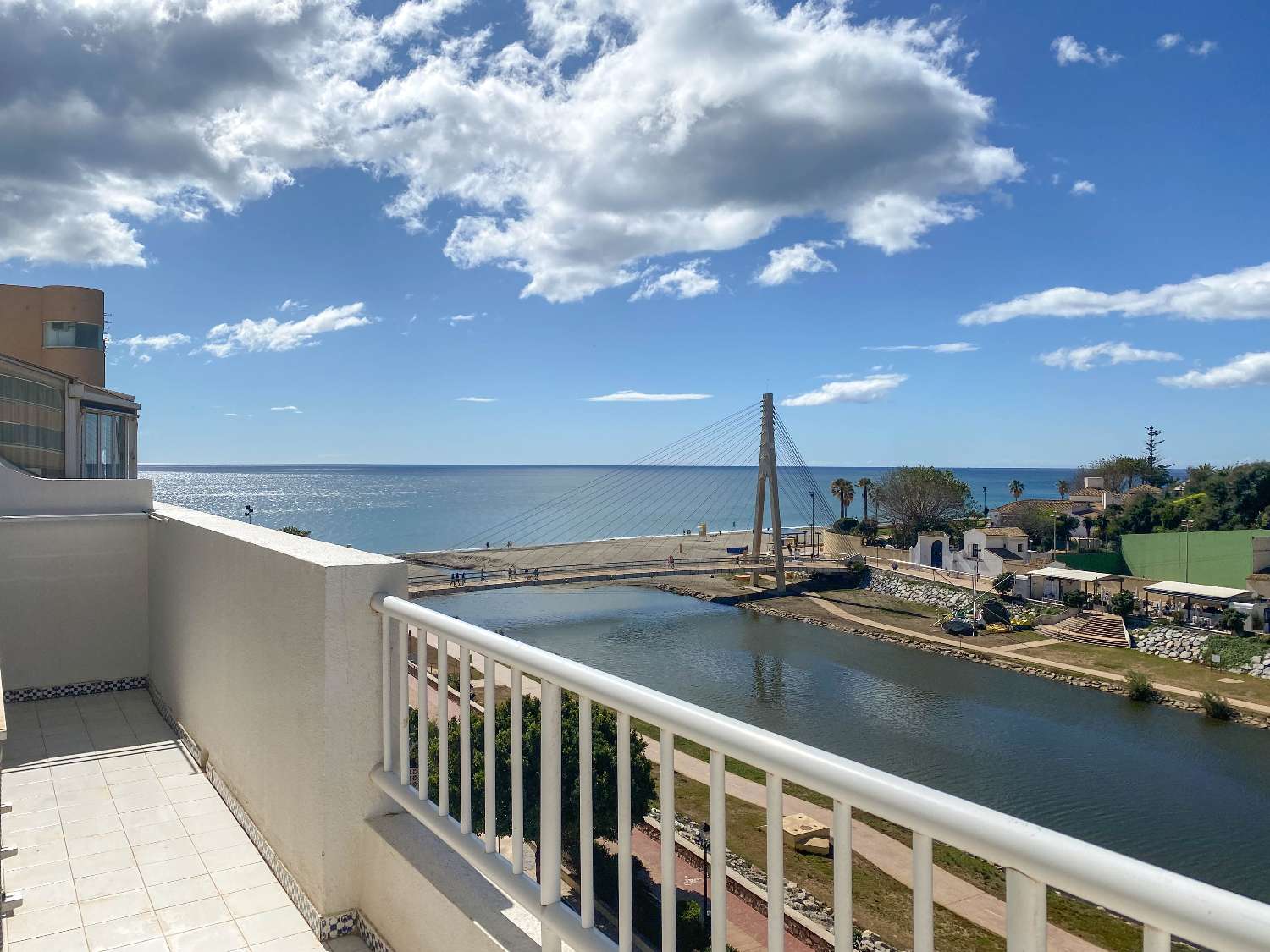 Duplex im Penthouse Astigi mit Blick auf das Meer und die Burg