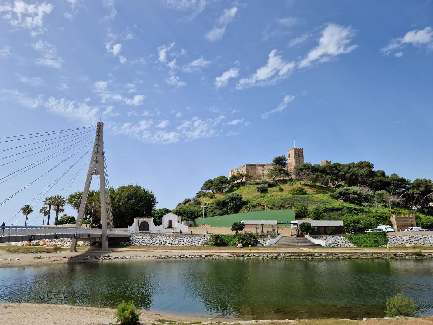 شقة للإيجار في Zona Sohail (Fuengirola)