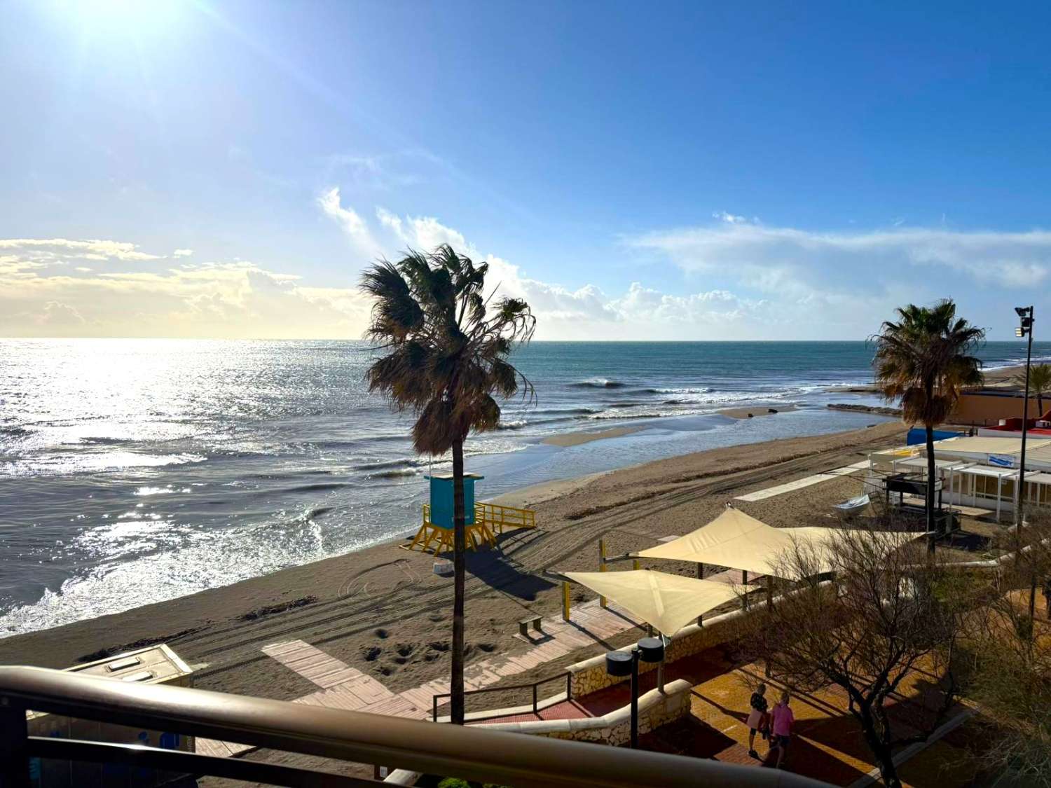 Lejlighed ved havet med panoramaudsigt og luksusrenovering i Fuengirola