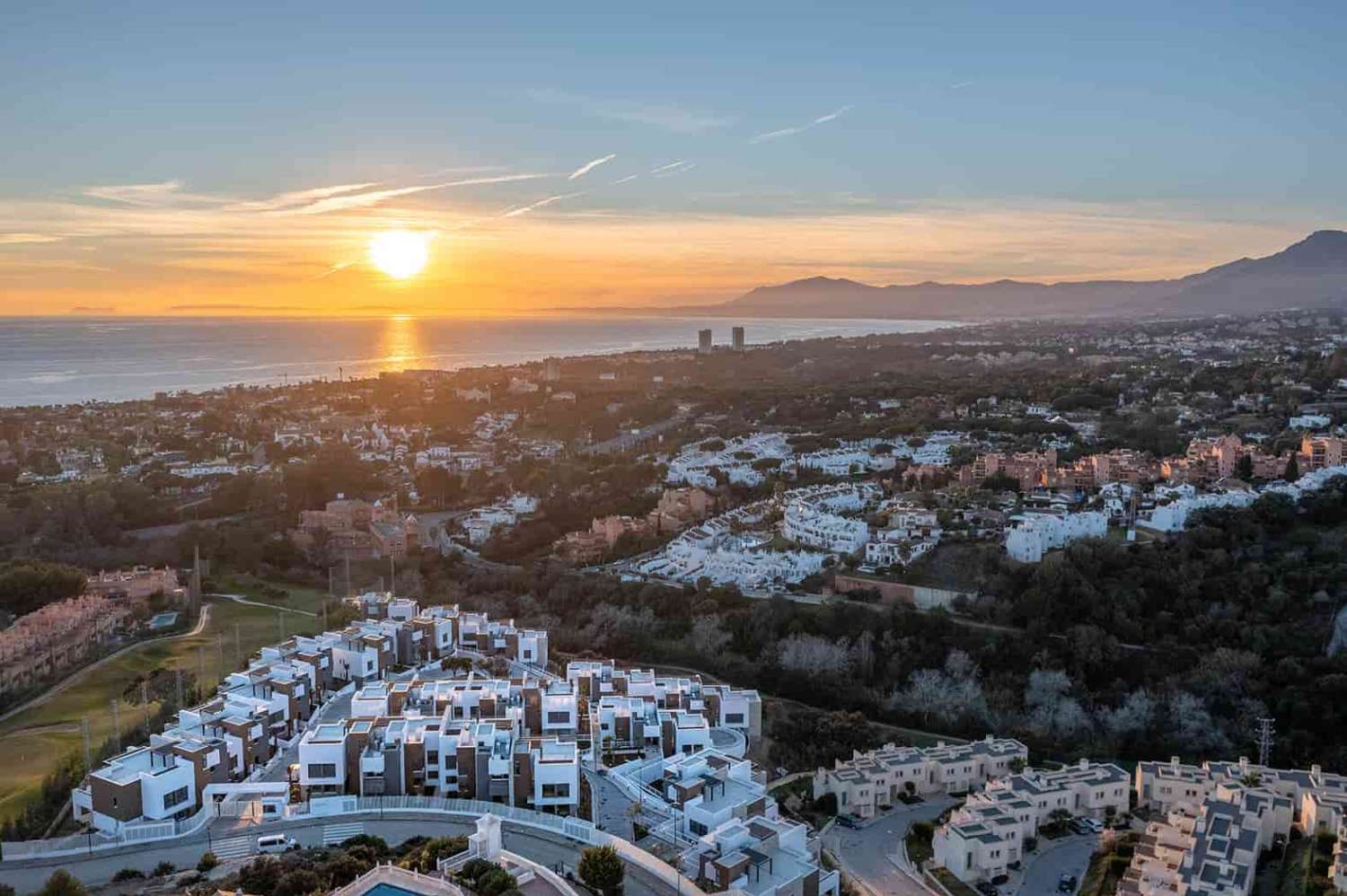 Ruime gloednieuwe appartementen in Cabopino