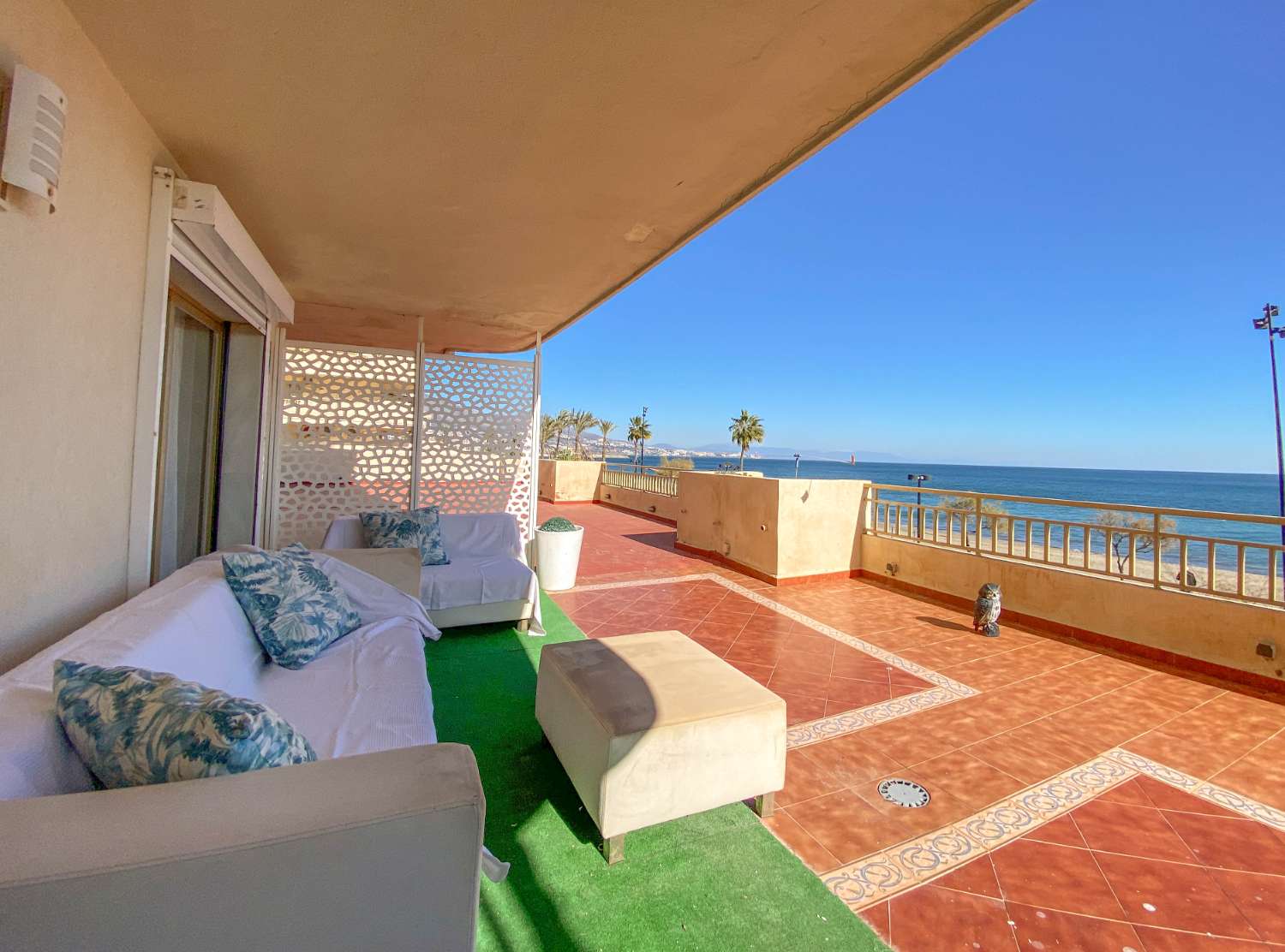 Unglaubliche Wohnung am Meer mit großer Terrasse von 300 qm.