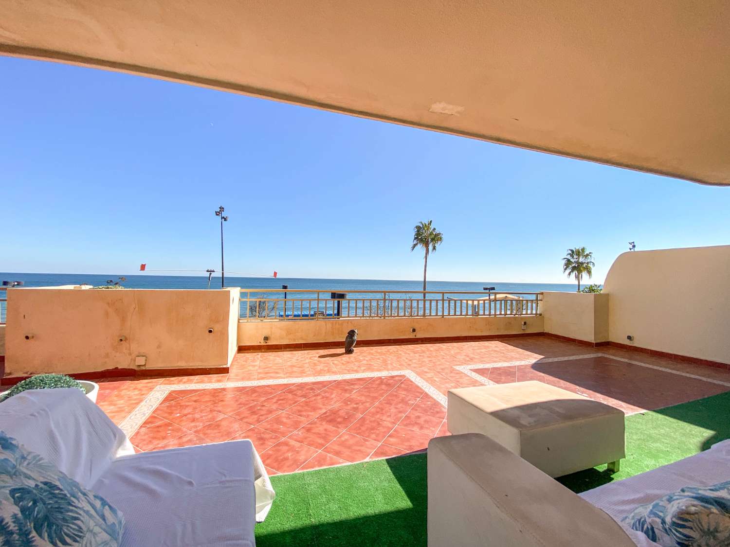 Unglaubliche Wohnung am Meer mit großer Terrasse von 300 qm.