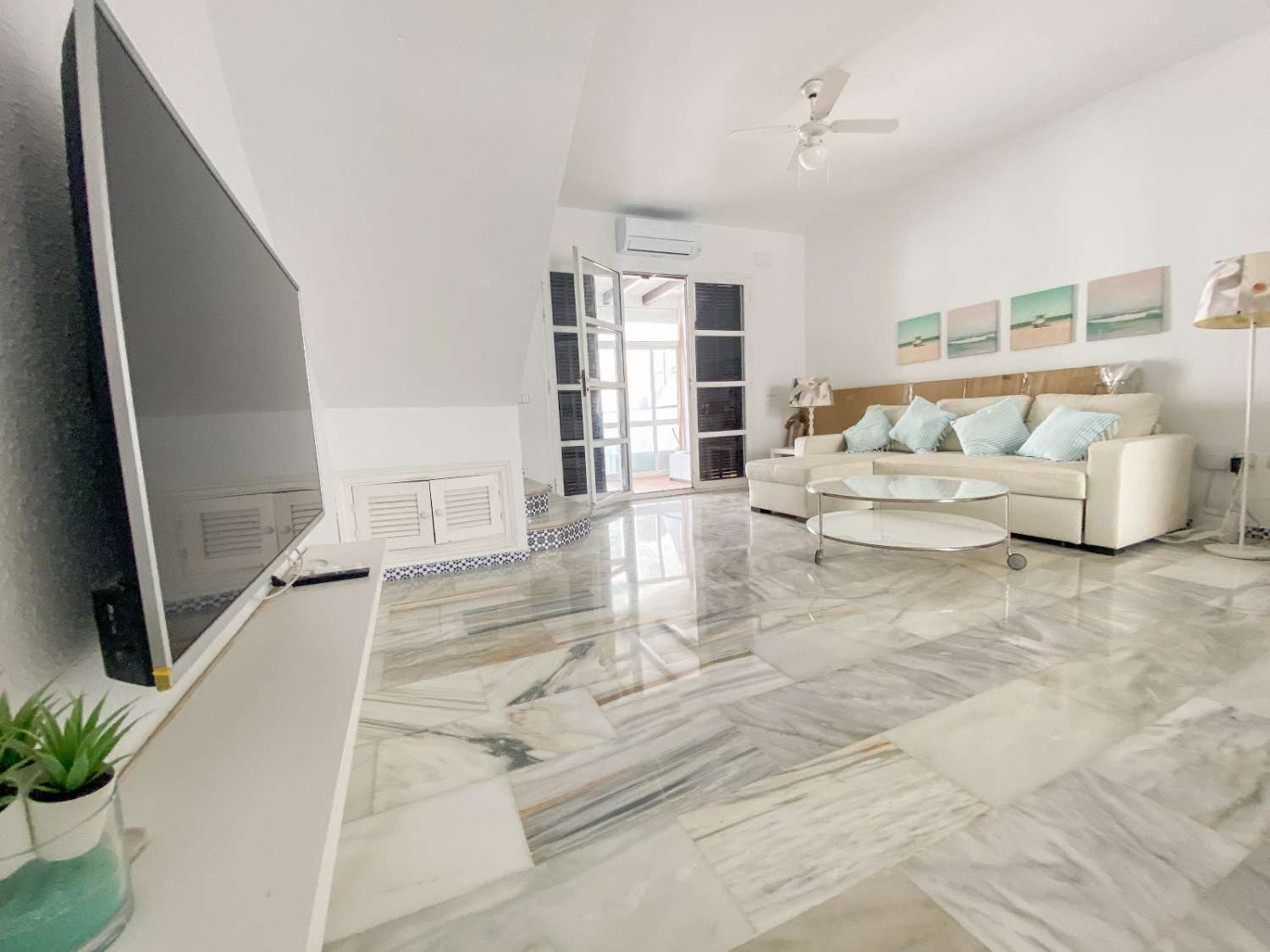 Chalet Adosado en 2º línea en Pueblo Castillo, Zona Sohail Fuengirola