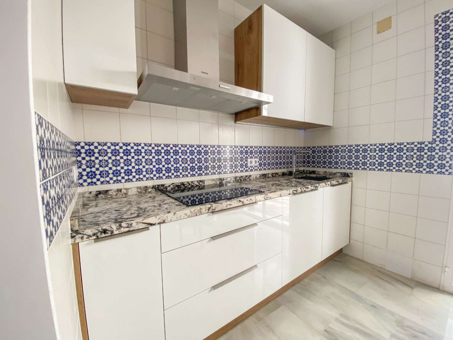 Chalet Adosado en 2º línea en Pueblo Castillo, Zona Sohail Fuengirola