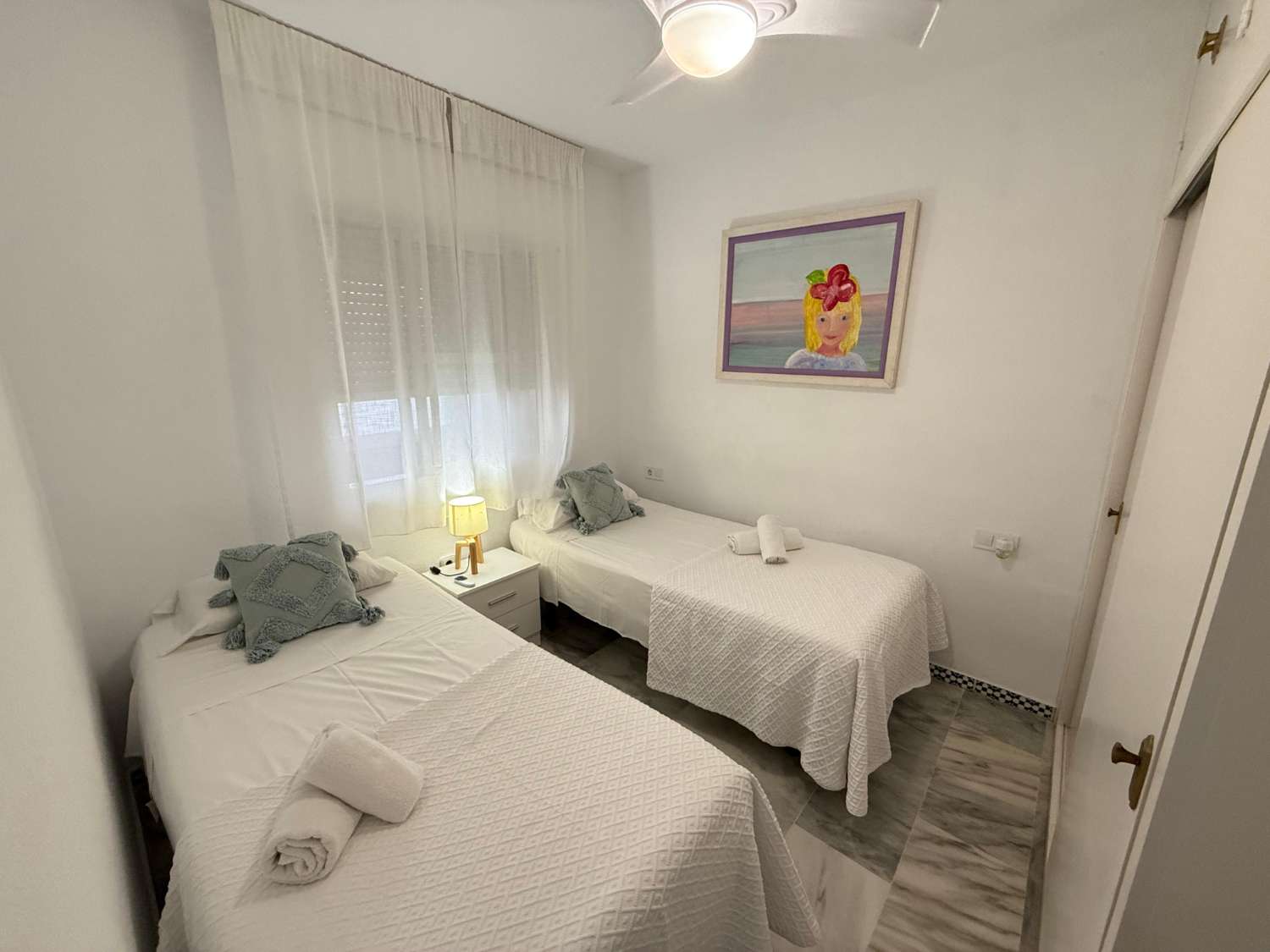Great 3 bedroom apartment on the beach of Fuengirola, pool, air conditioning, wi-fi