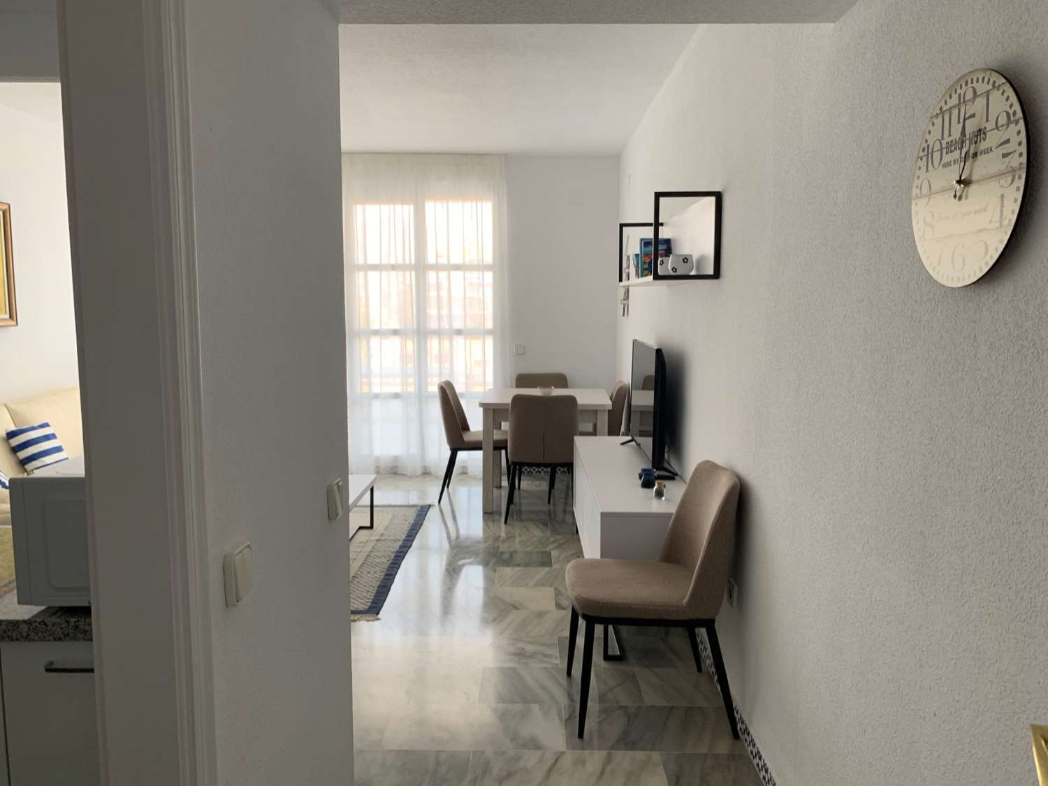 Geweldig appartement met 3 slaapkamers op het strand van Fuengirola, zwembad, airconditioning, wi-fi