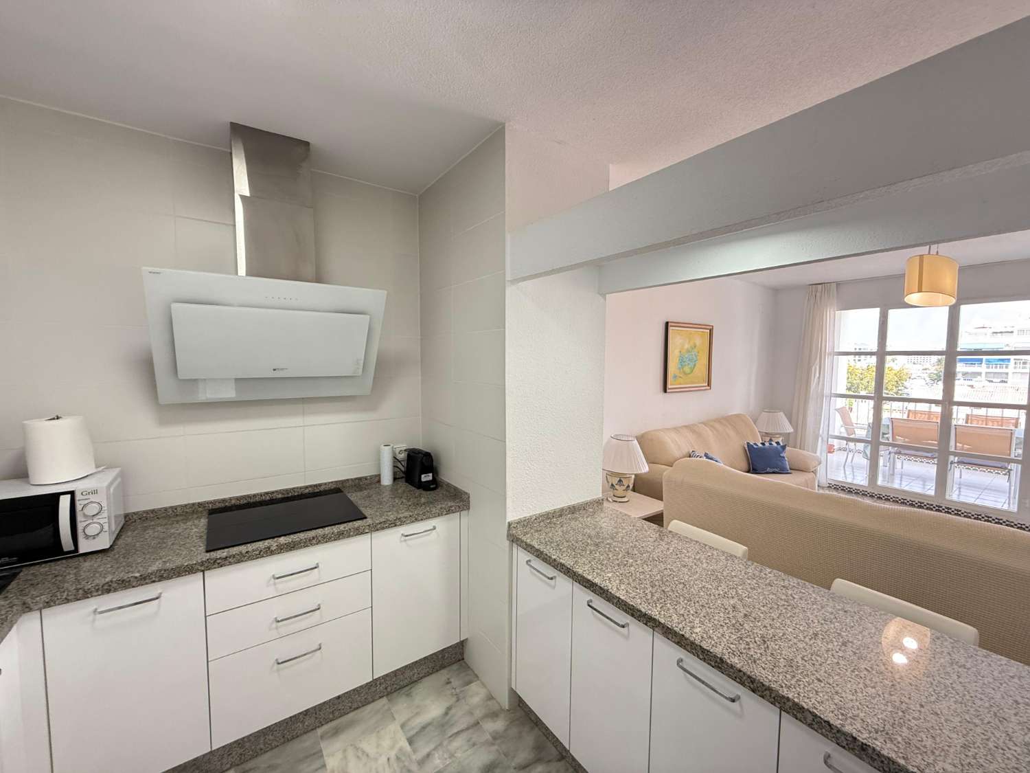 Great 3 bedroom apartment on the beach of Fuengirola, pool, air conditioning, wi-fi