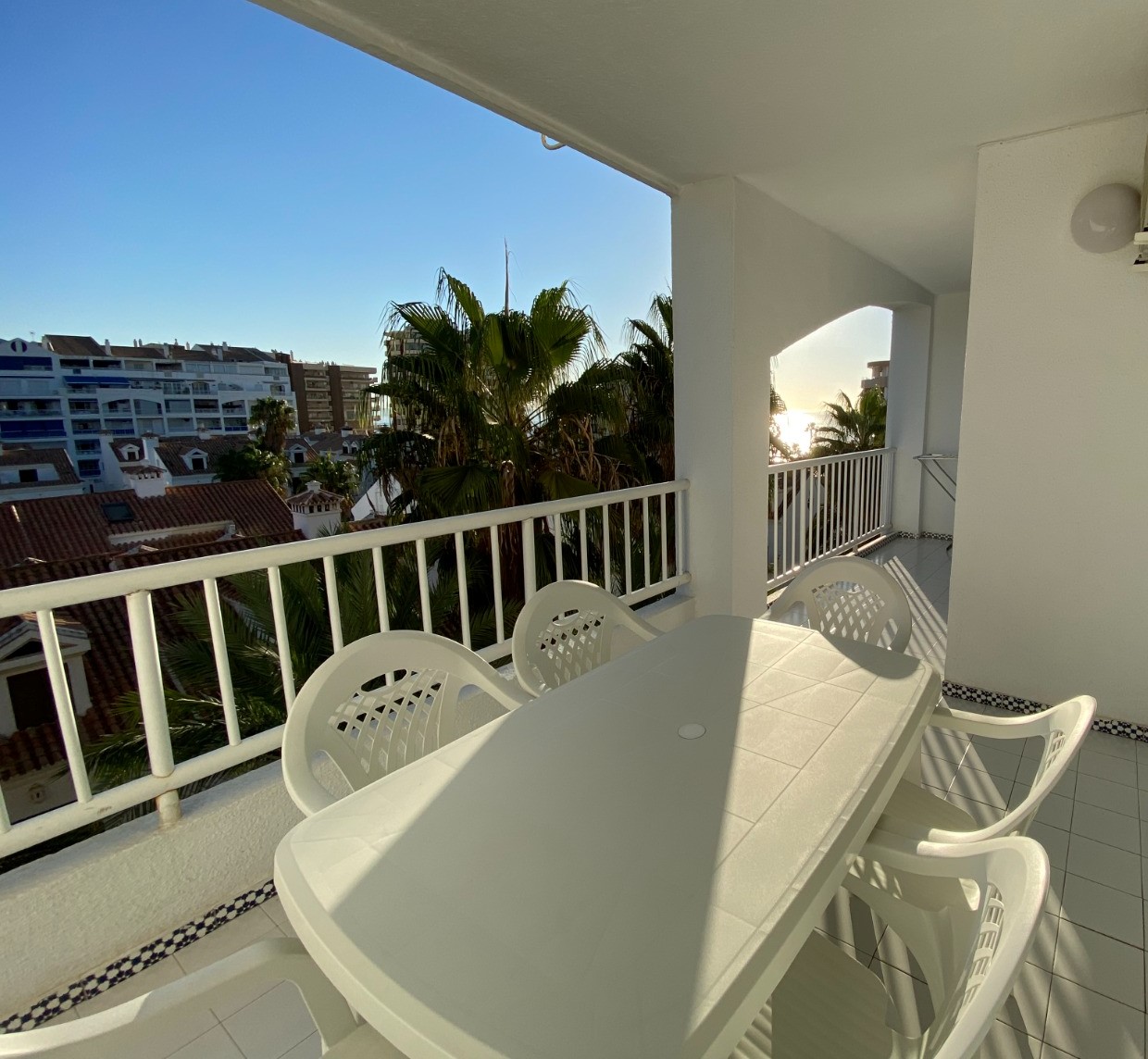 Grande appartamento con 3 camere da letto sulla spiaggia di Fuengirola, piscina, aria condizionata, wi-fi