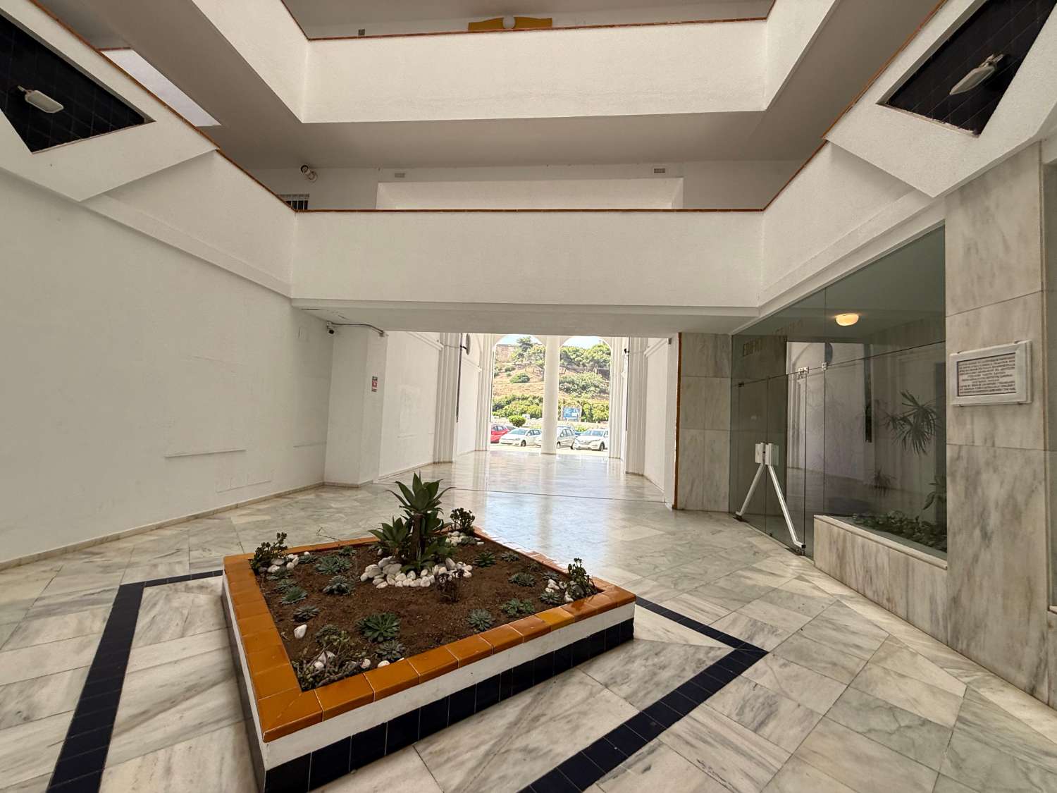 Great 3 bedroom apartment on the beach of Fuengirola, pool, air conditioning, wi-fi